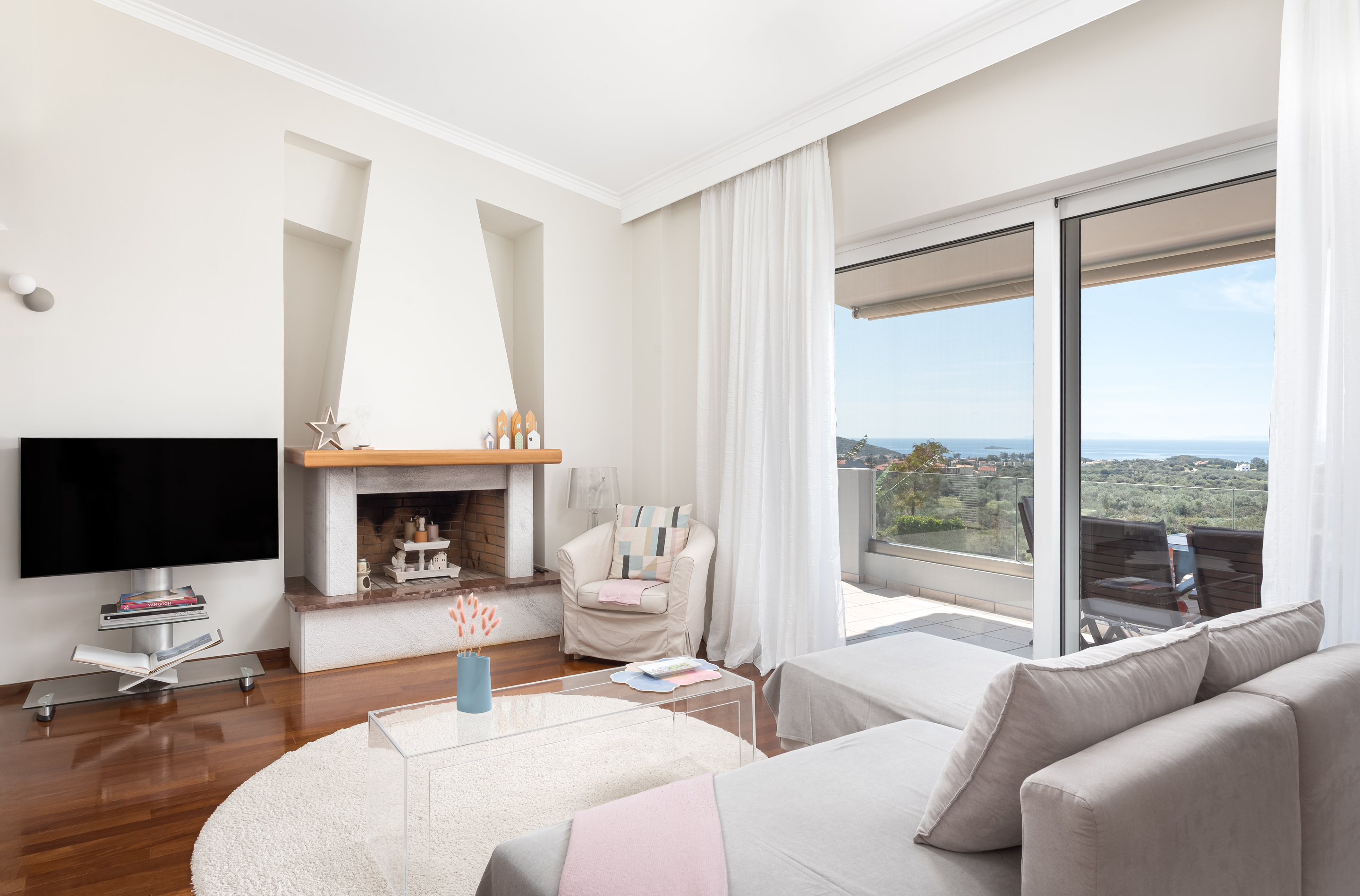 Living room with sea view